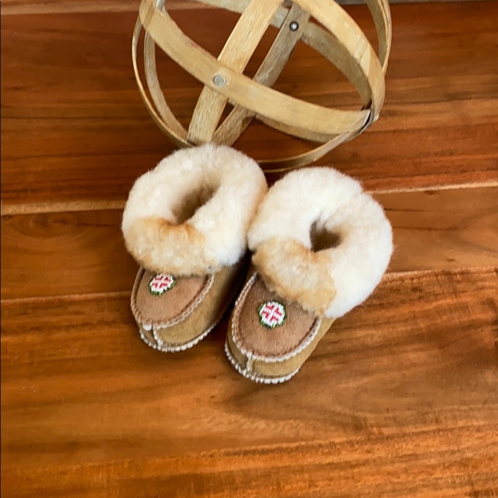 Baby Muck lucks 3-9 months